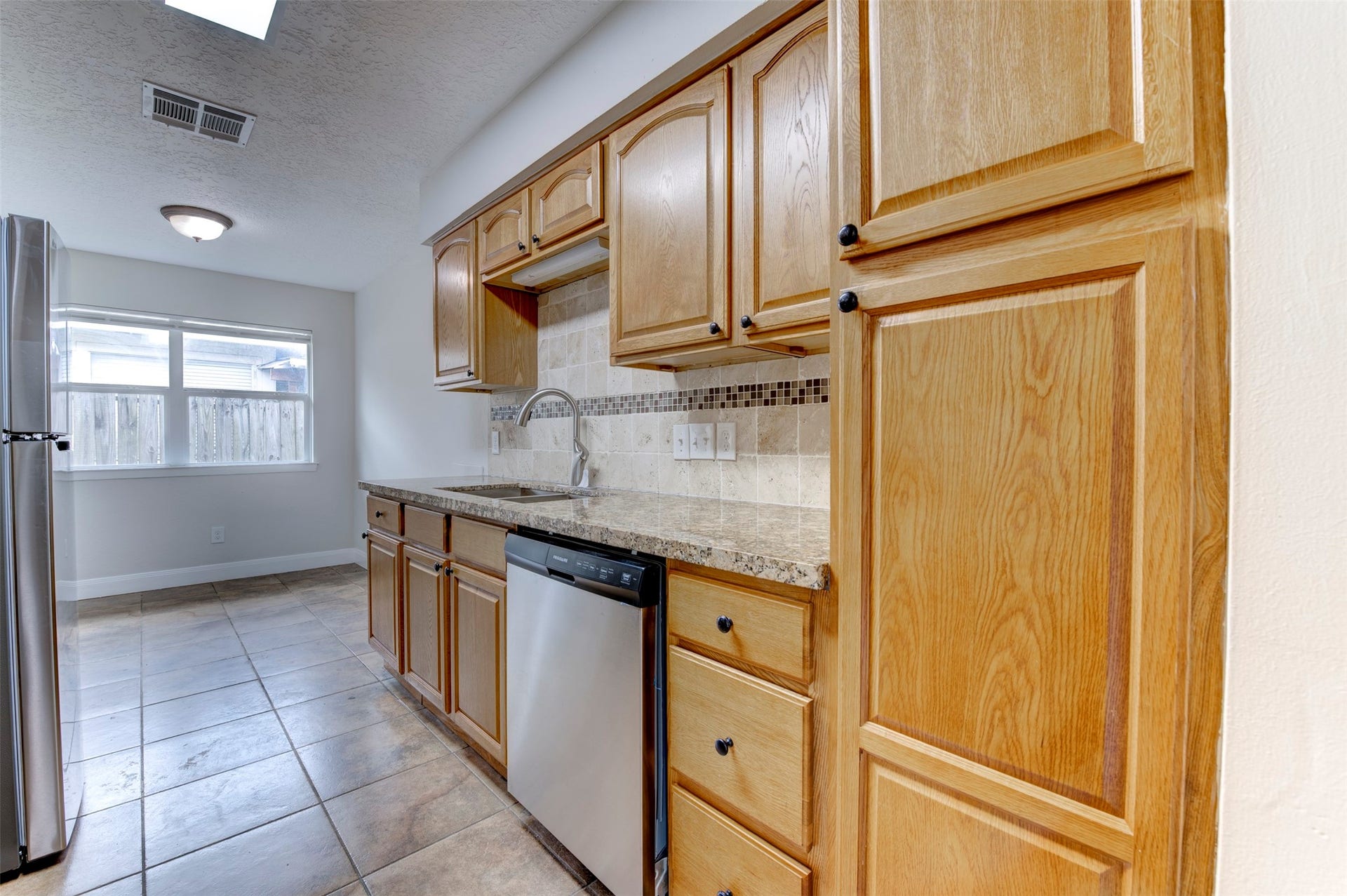4814 Big Reef Drive, Bacliff, TX 77518 4814 Big Reef Drive, Bacliff, TX 77518