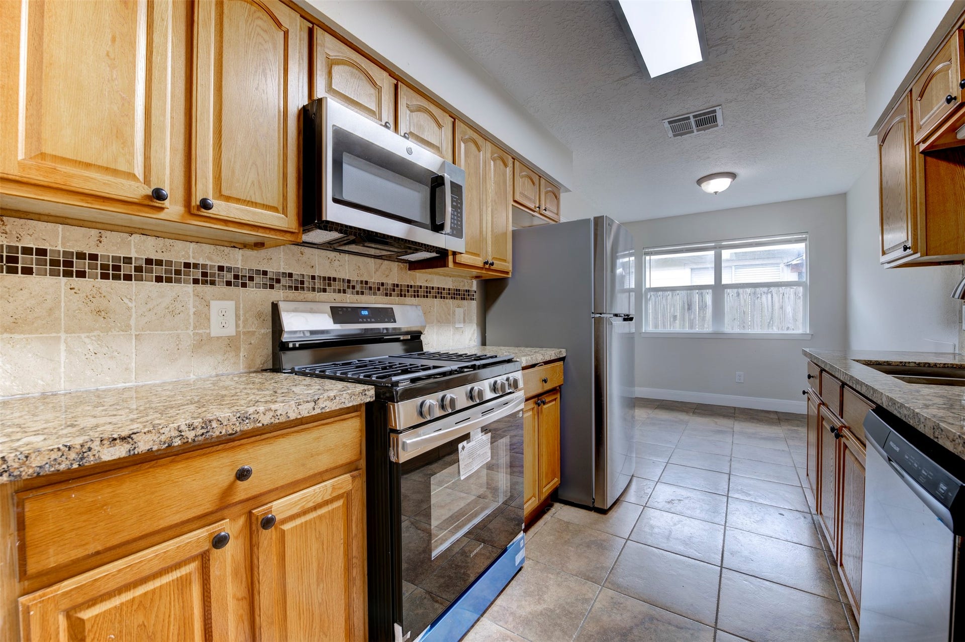 4814 Big Reef Drive, Bacliff, TX 77518 4814 Big Reef Drive, Bacliff, TX 77518