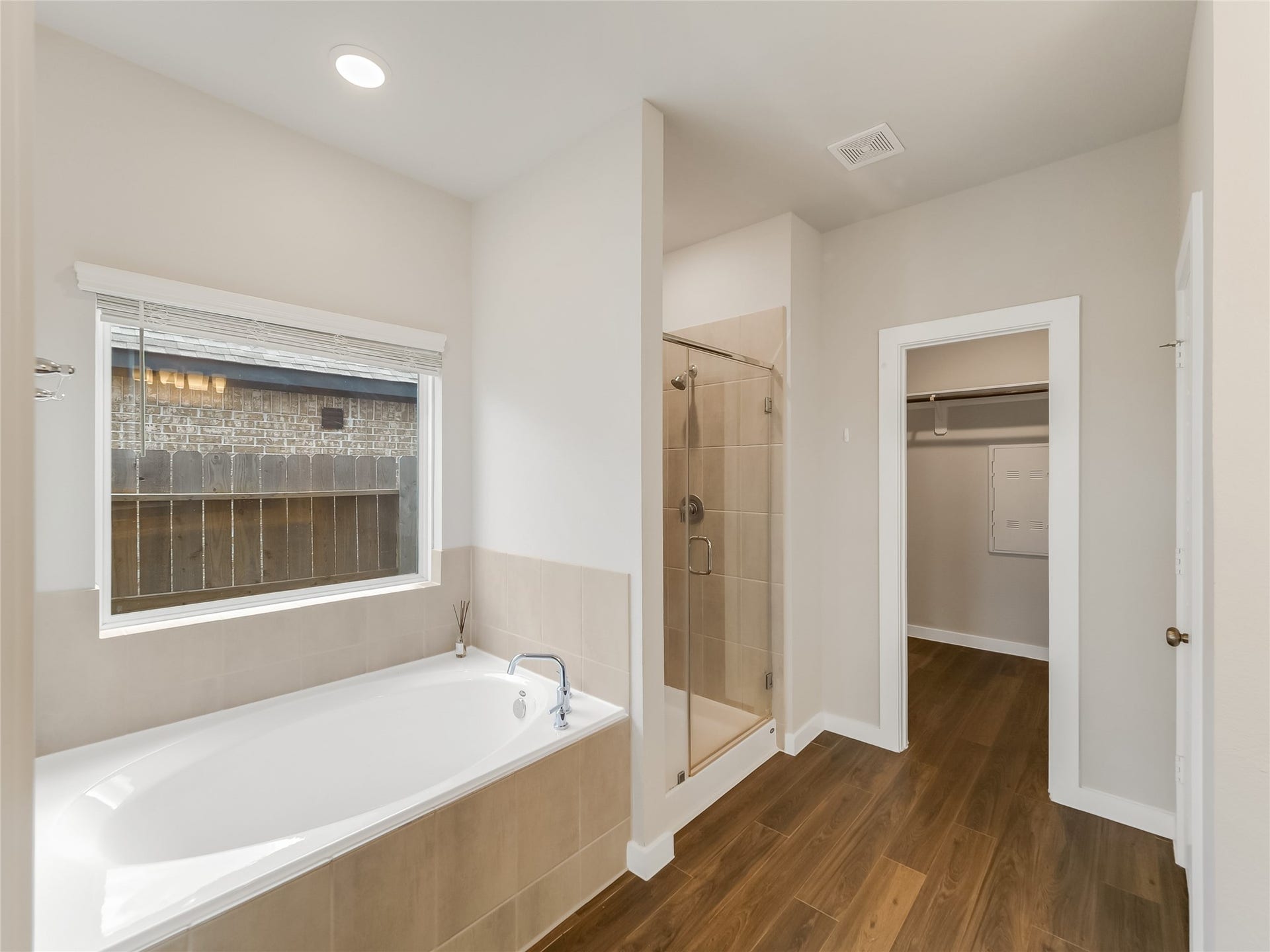 8634 Jetty Glen Drive, Cypress, TX 77493 Primary Bath