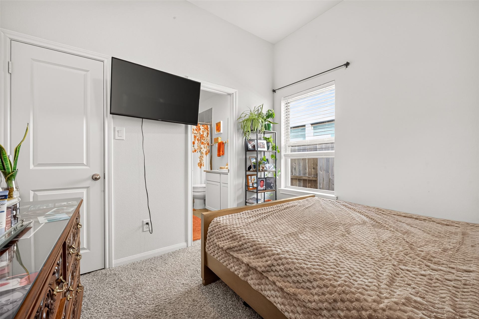 Bedroom 4 with on-suite bathroom