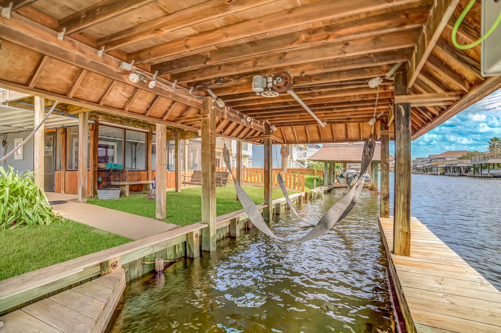 400 Ling, Bayou Vista, TX 77563 400 Ling, Bayou Vista, TX 77563