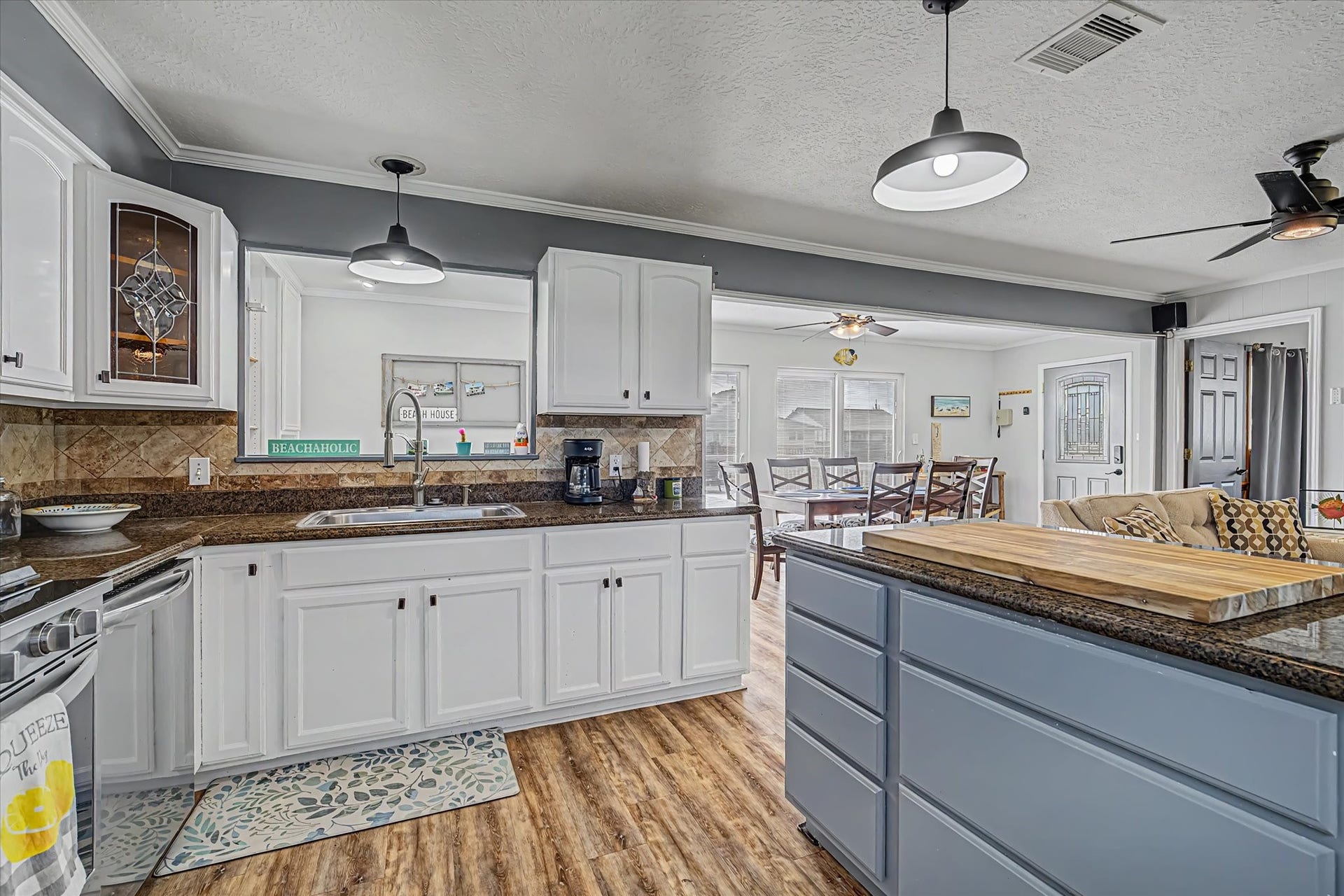 400 Ling, Bayou Vista, TX 77563 400 Ling, Bayou Vista, TX 77563