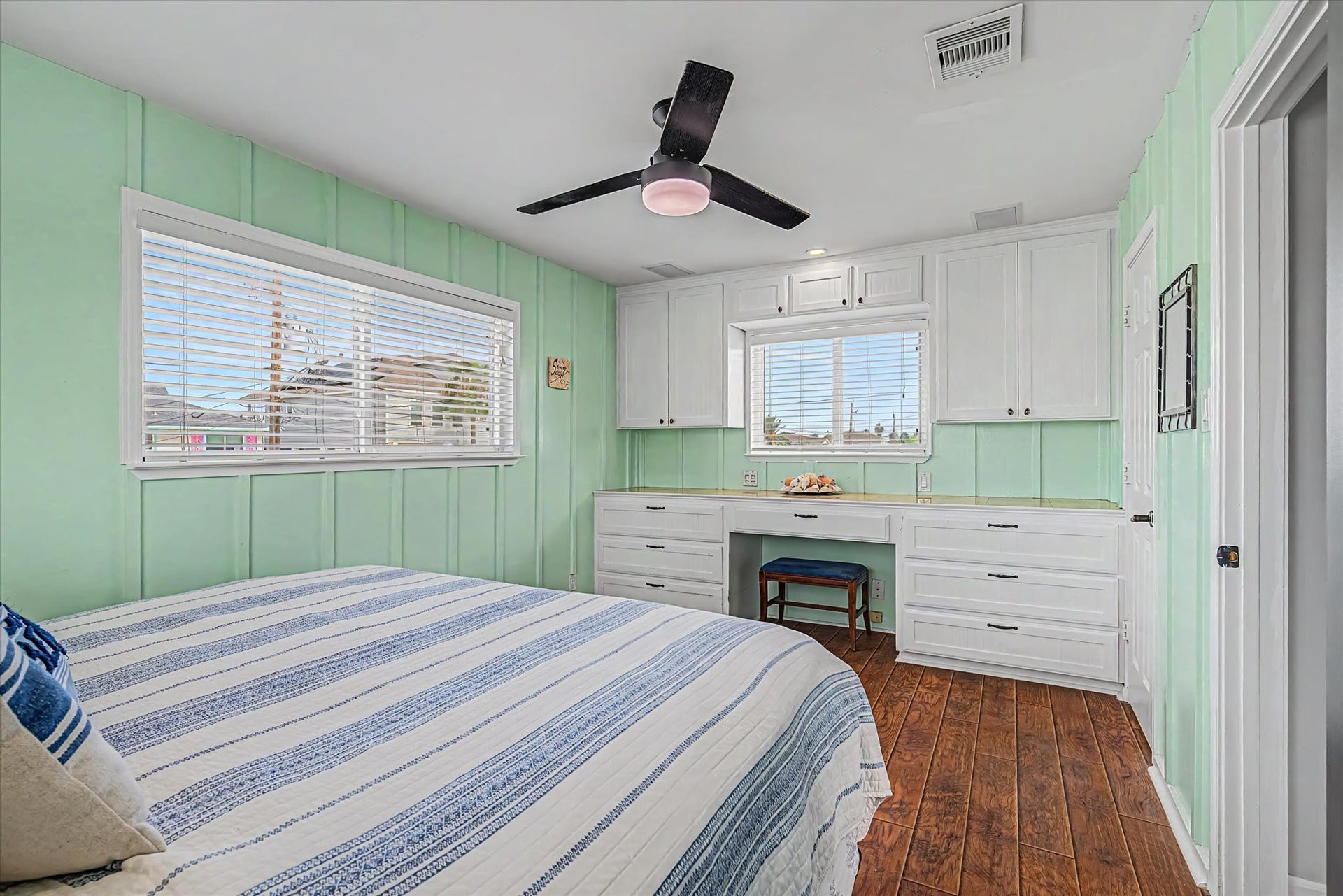 400 Ling, Bayou Vista, TX 77563 400 Ling, Bayou Vista, TX 77563