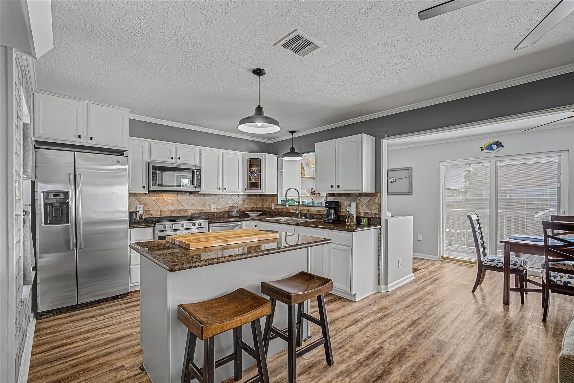 400 Ling, Bayou Vista, TX 77563 400 Ling, Bayou Vista, TX 77563