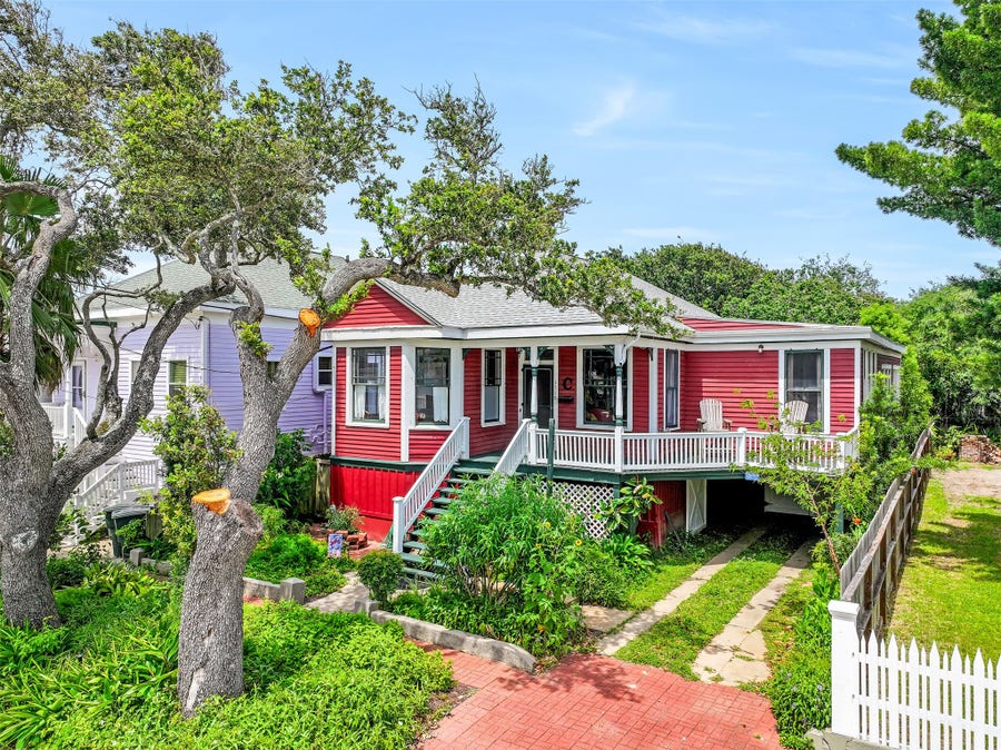 Property photo for 1518 21st Street, Galveston, TX