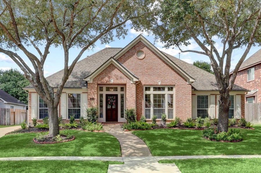 Property photo for 1515 Thunder Lake Lane, Sugar Land, TX
