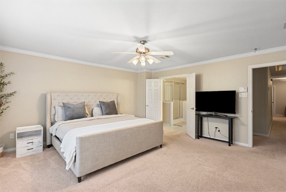 Get ready to relax! Neutral paint and natural light create a tranquil atmosphere!