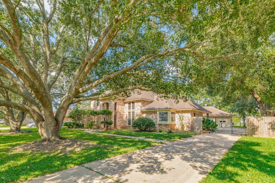 Property photo for 1600 Azalea Street, Sweeny, TX
