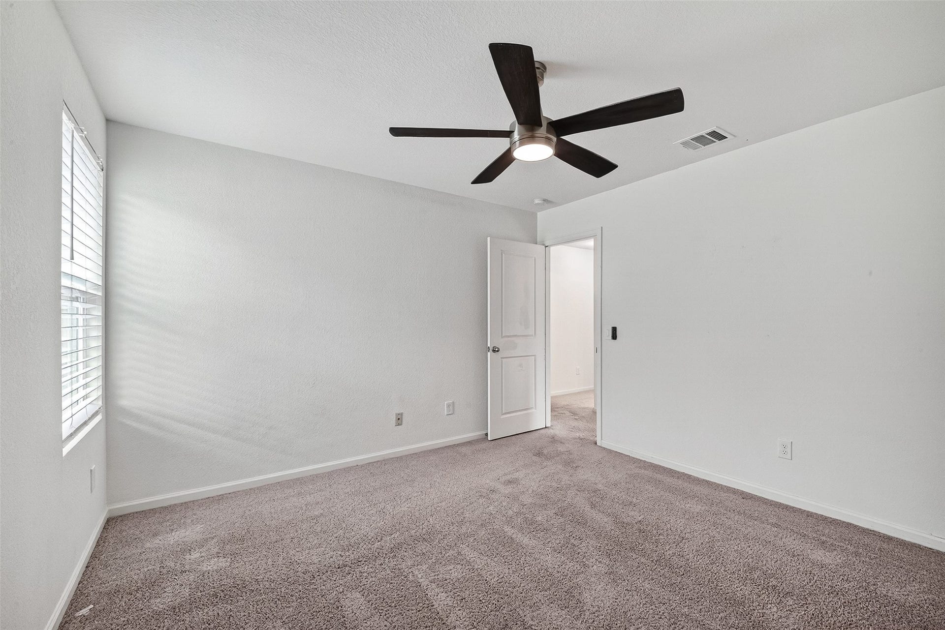 7518 Evitale Way, Houston, TX 77049 7518 Evitale Way, Houston, TX 77049