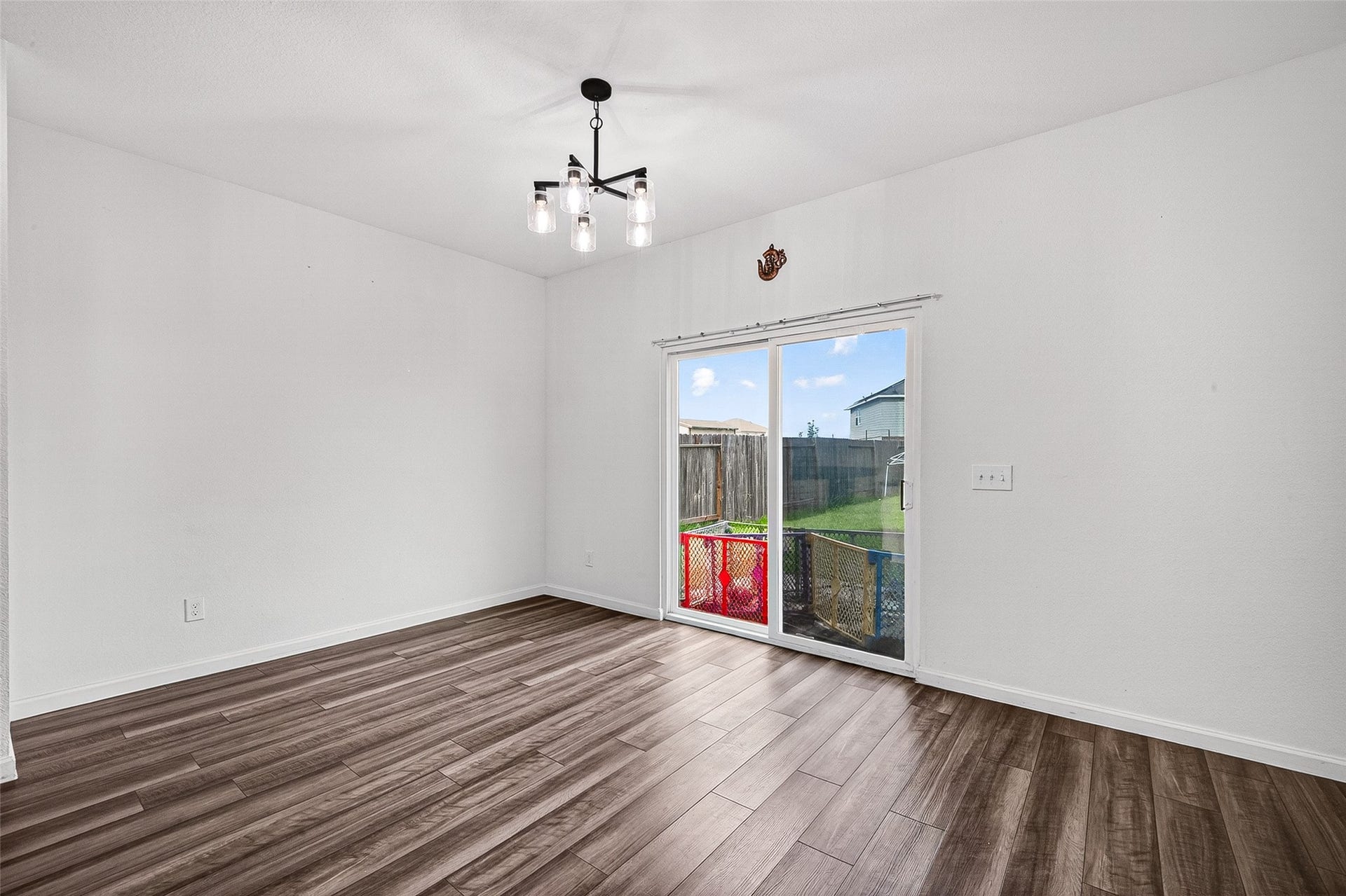 7518 Evitale Way, Houston, TX 77049 7518 Evitale Way, Houston, TX 77049
