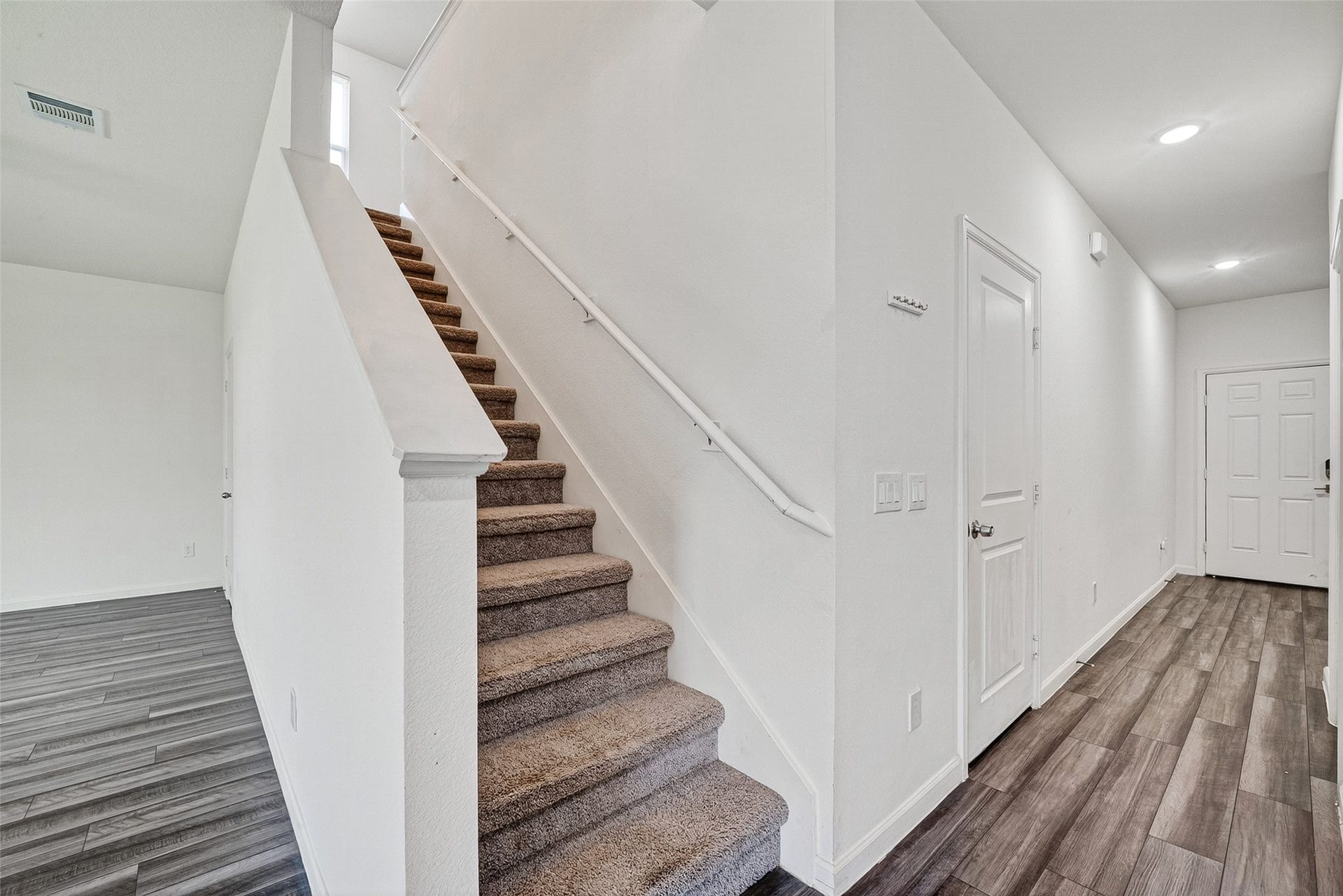 7518 Evitale Way, Houston, TX 77049 7518 Evitale Way, Houston, TX 77049