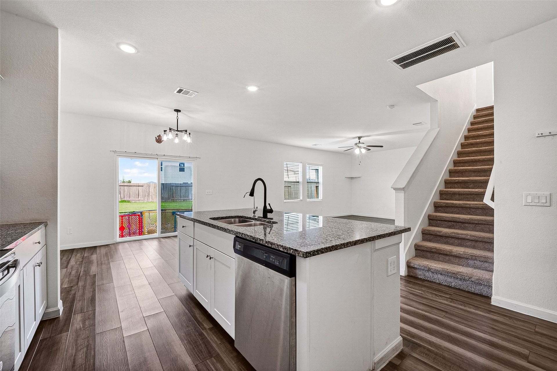 7518 Evitale Way, Houston, TX 77049 7518 Evitale Way, Houston, TX 77049