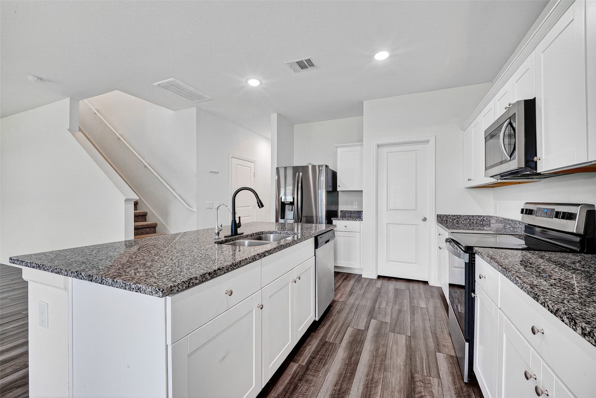 7518 Evitale Way, Houston, TX 77049 7518 Evitale Way, Houston, TX 77049