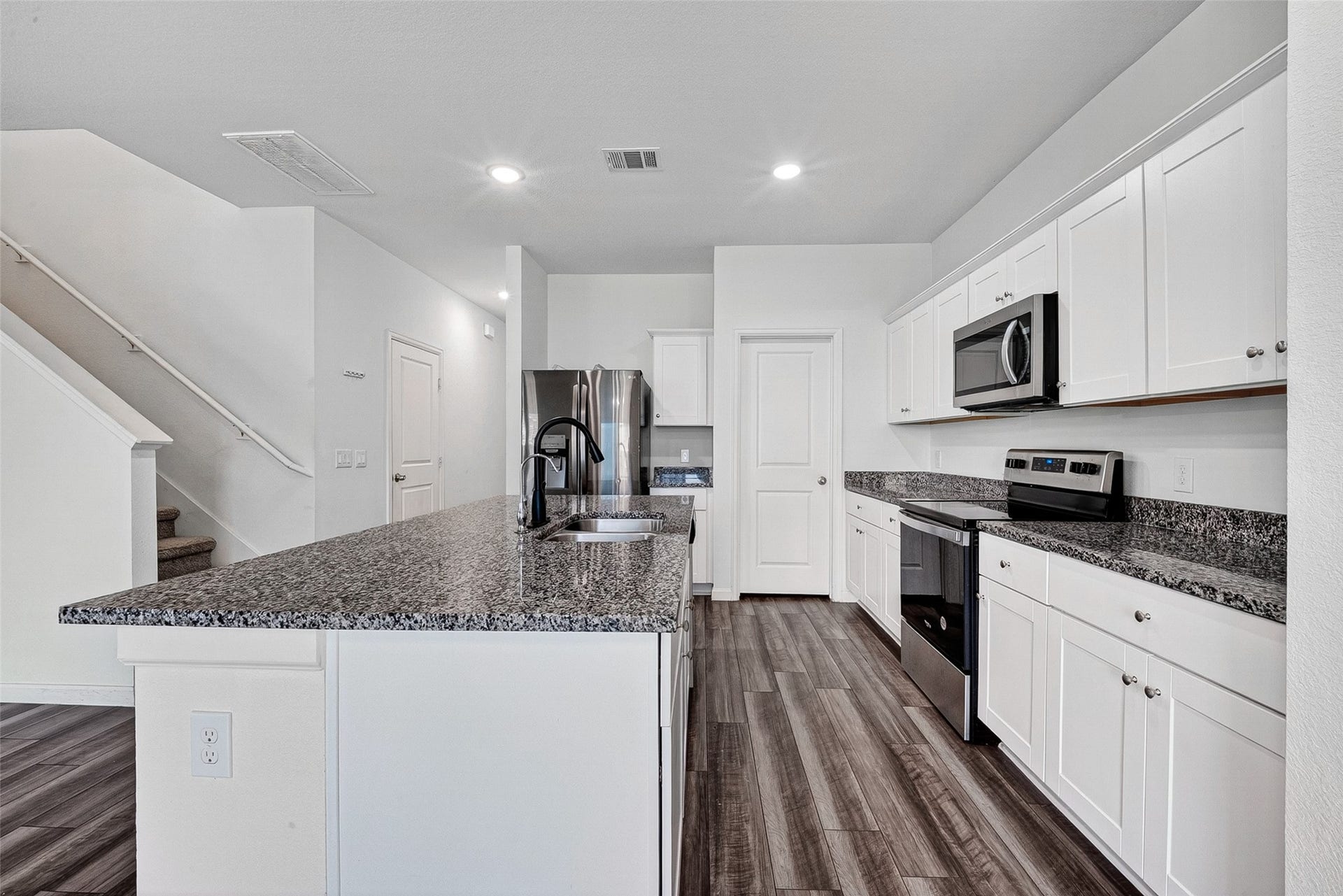 7518 Evitale Way, Houston, TX 77049 7518 Evitale Way, Houston, TX 77049