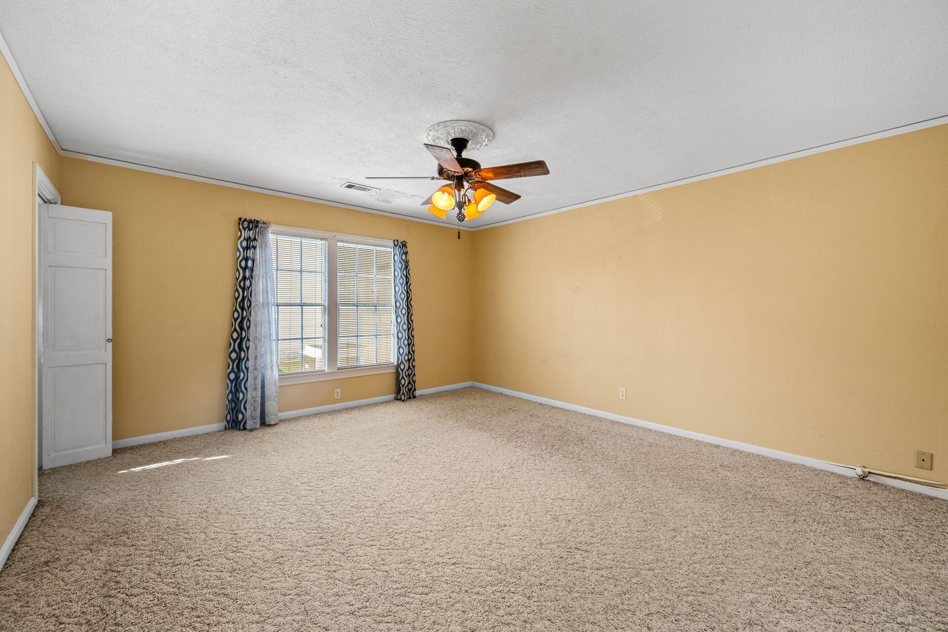 401 N Pruett Street, Baytown, TX 77520 401 N Pruett Street, Baytown, TX 77520