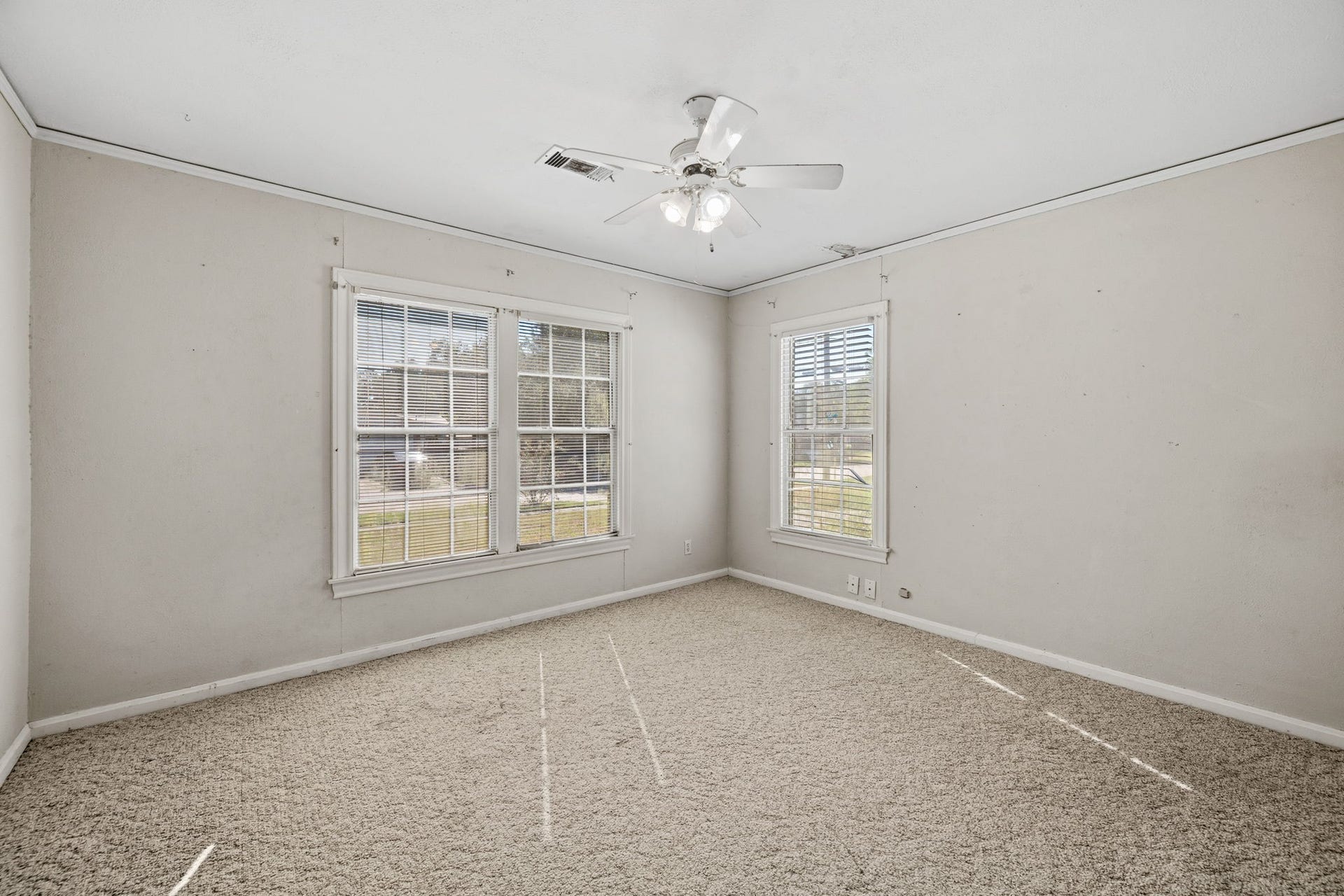 401 N Pruett Street, Baytown, TX 77520 401 N Pruett Street, Baytown, TX 77520
