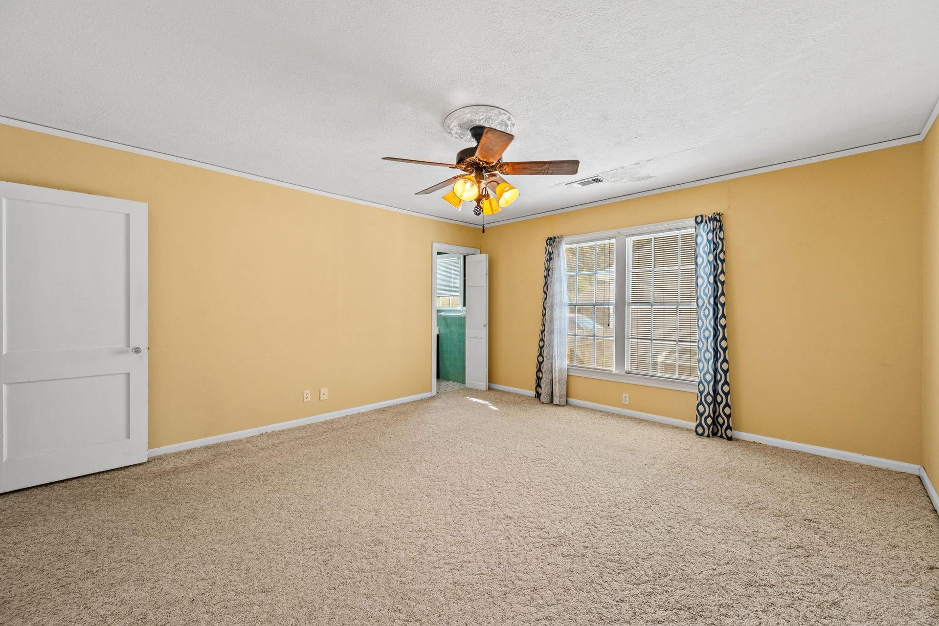 401 N Pruett Street, Baytown, TX 77520 401 N Pruett Street, Baytown, TX 77520