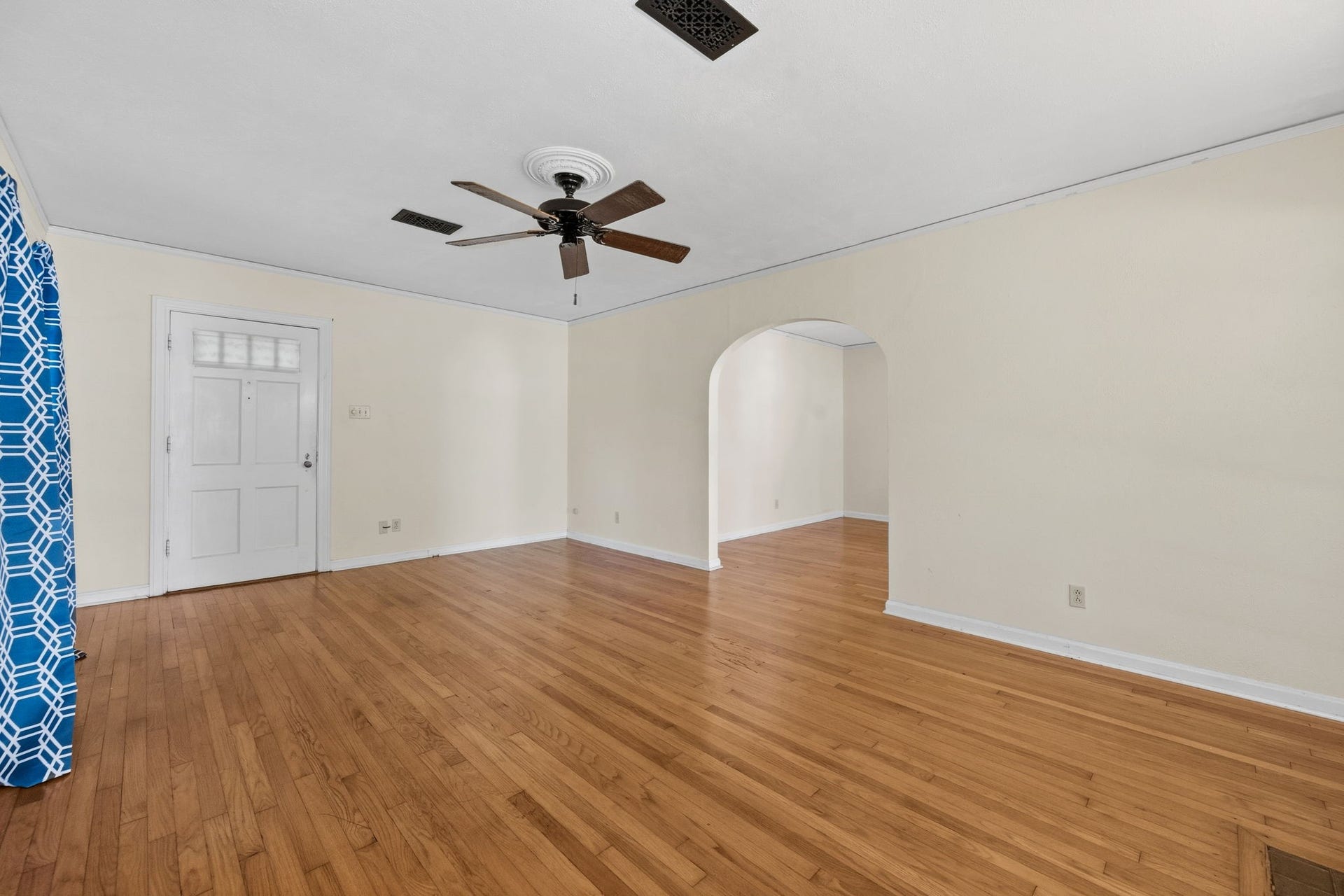 401 N Pruett Street, Baytown, TX 77520 401 N Pruett Street, Baytown, TX 77520