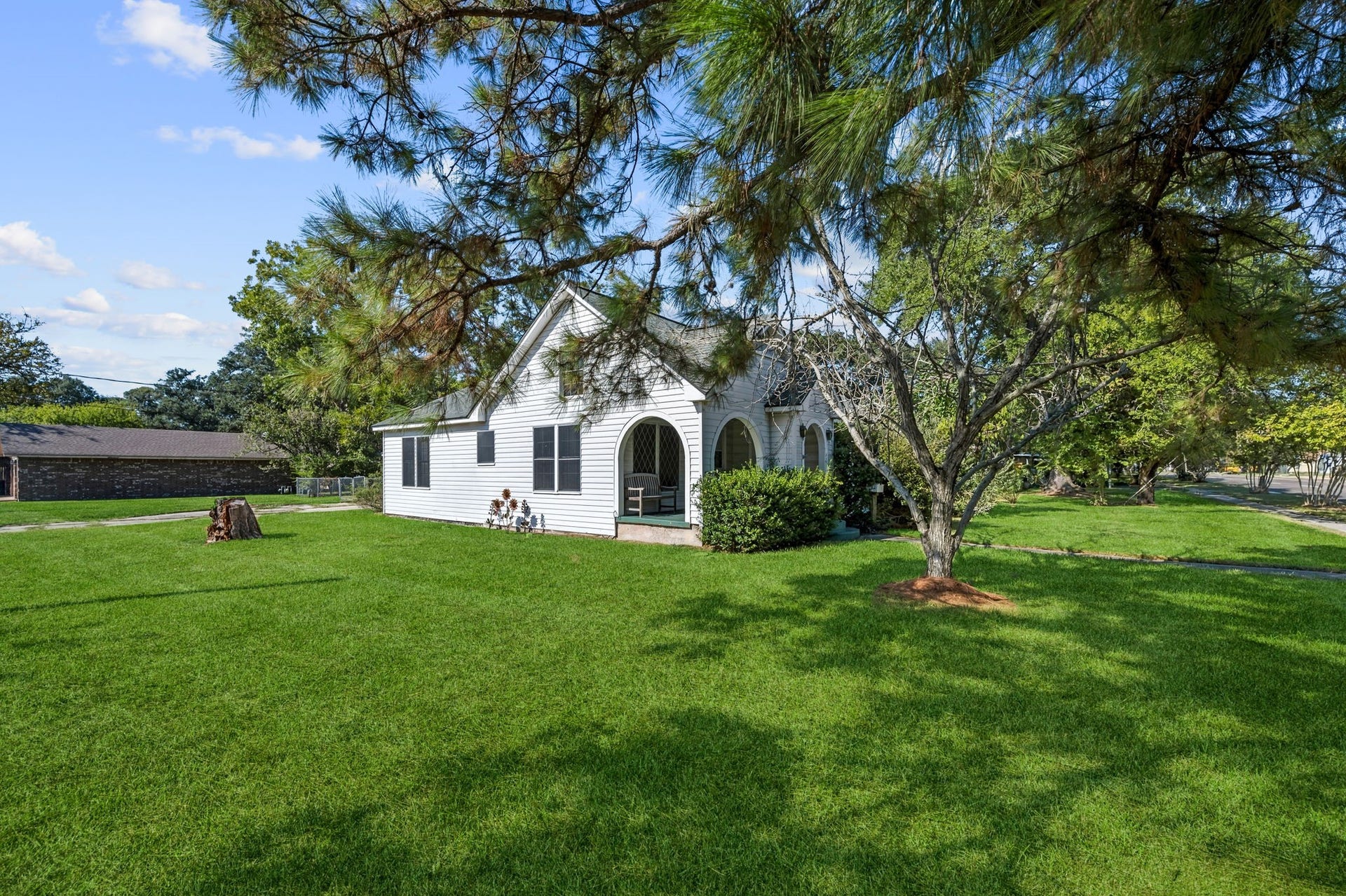 401 N Pruett Street, Baytown, TX 77520 401 N Pruett Street, Baytown, TX 77520