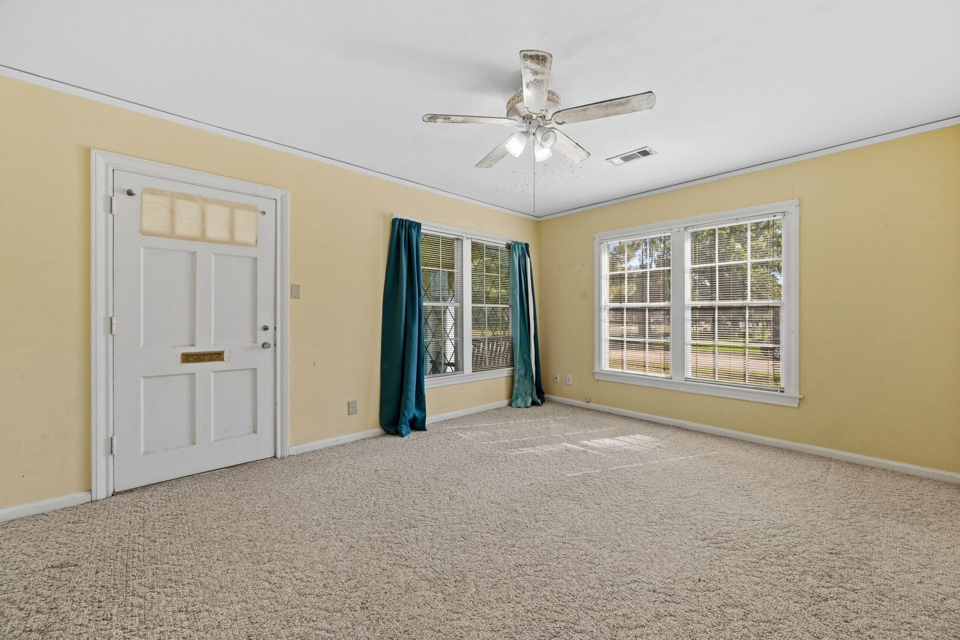 401 N Pruett Street, Baytown, TX 77520 401 N Pruett Street, Baytown, TX 77520