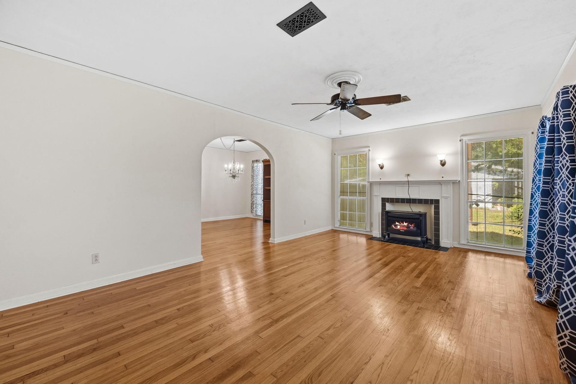 401 N Pruett Street, Baytown, TX 77520 401 N Pruett Street, Baytown, TX 77520