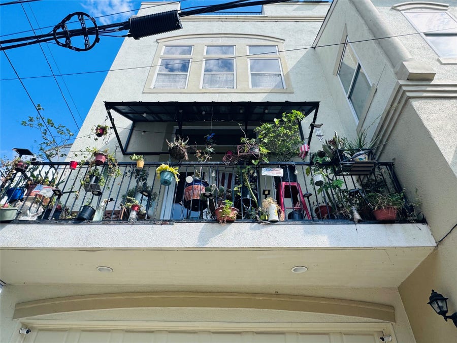 Property photo for 1001 Gillette Street, Houston, TX