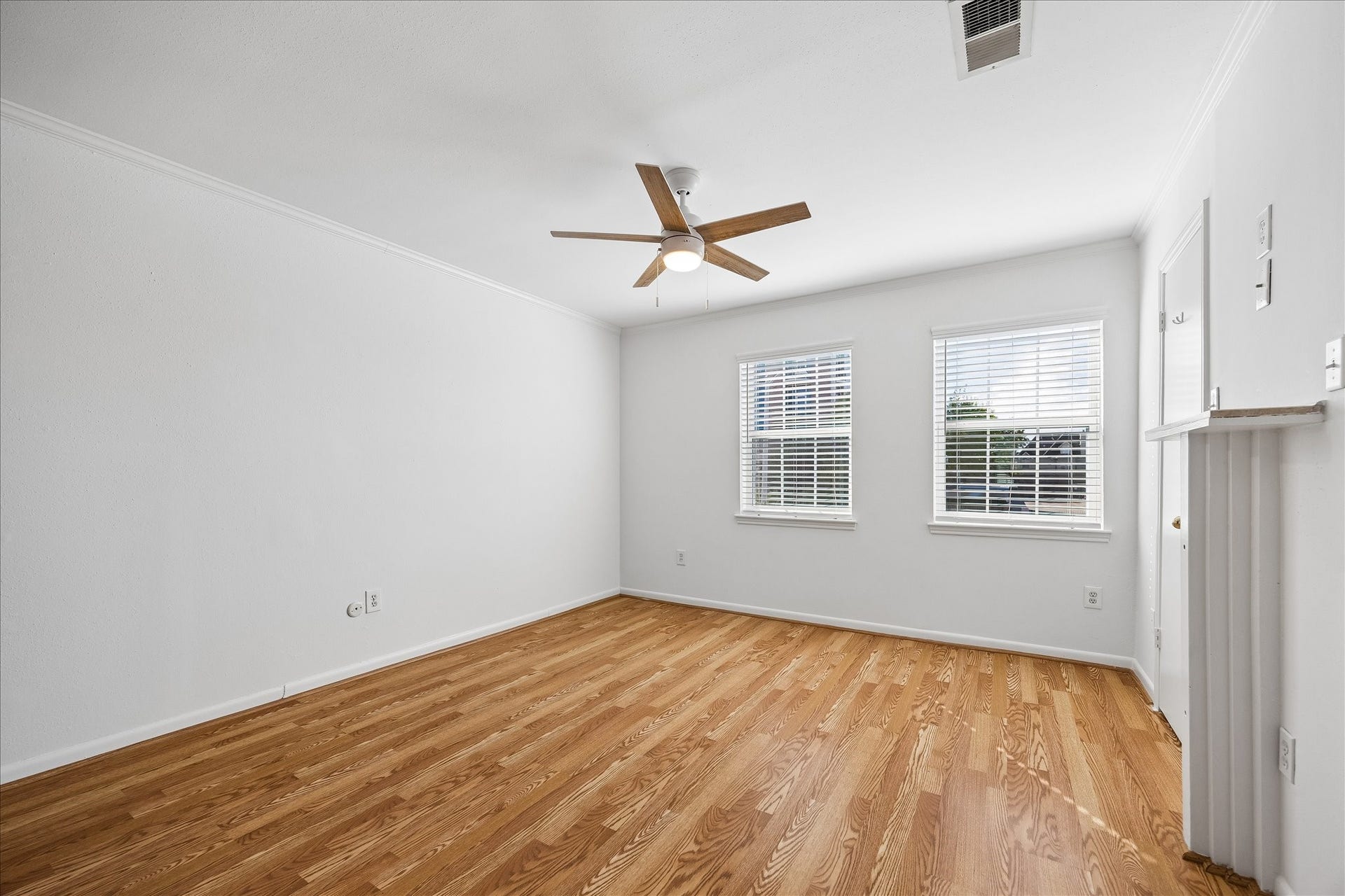 1451 Fountain View Drive, #6, Houston, TX 77057 1451 Fountain View Drive, #6, Houston, TX 77057