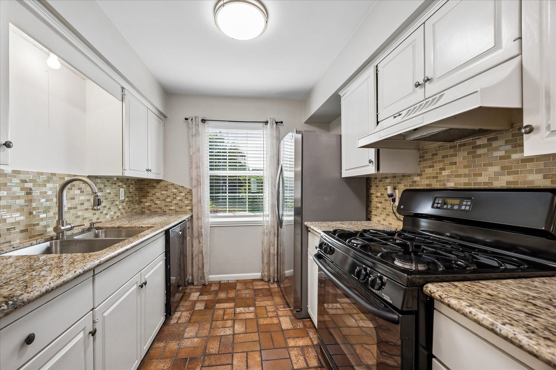 1451 Fountain View Drive, #6, Houston, TX 77057 1451 Fountain View Drive, #6, Houston, TX 77057