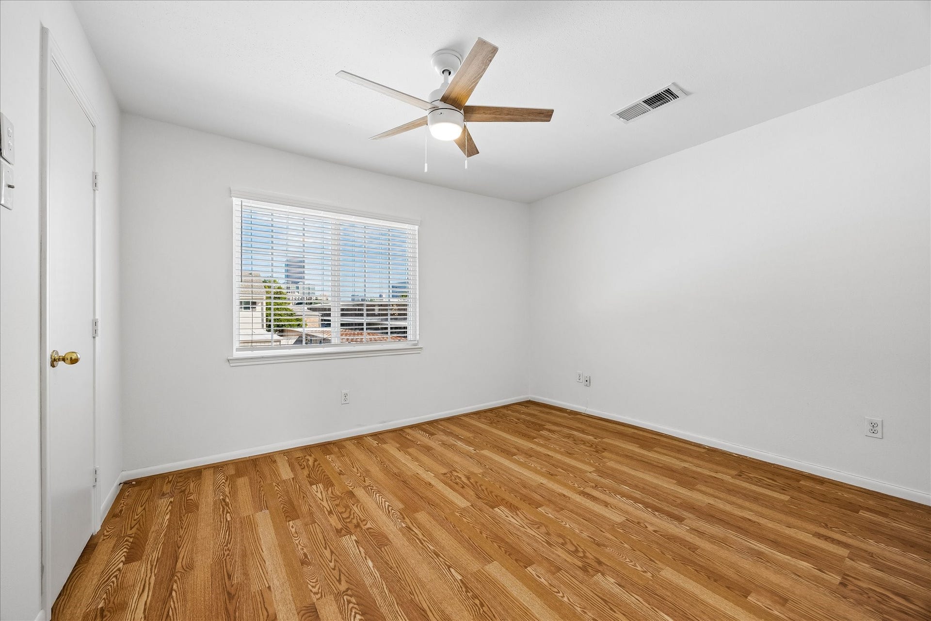 1451 Fountain View Drive, #6, Houston, TX 77057 1451 Fountain View Drive, #6, Houston, TX 77057
