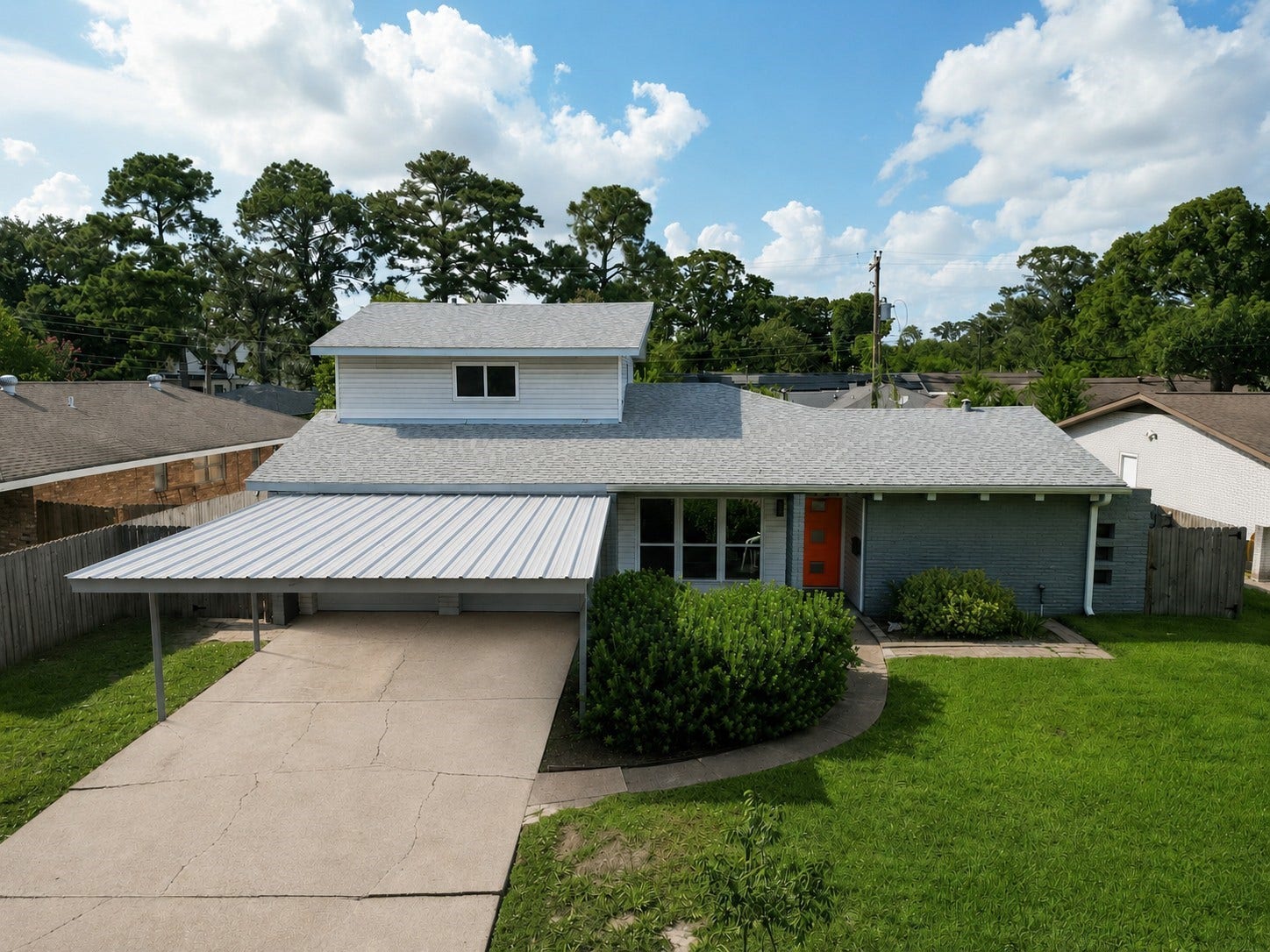 9538 Kerrwood Lane, Houston, TX 77080 Discover the best of Spring Branch, where established neighborhoods, new development, and a central Houston location create an exceptional place to call home.