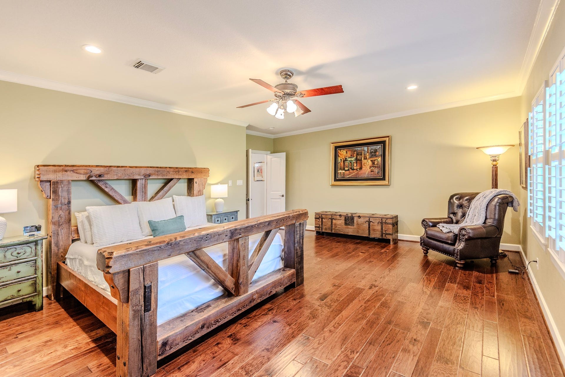 1 of 2 primary bedrooms