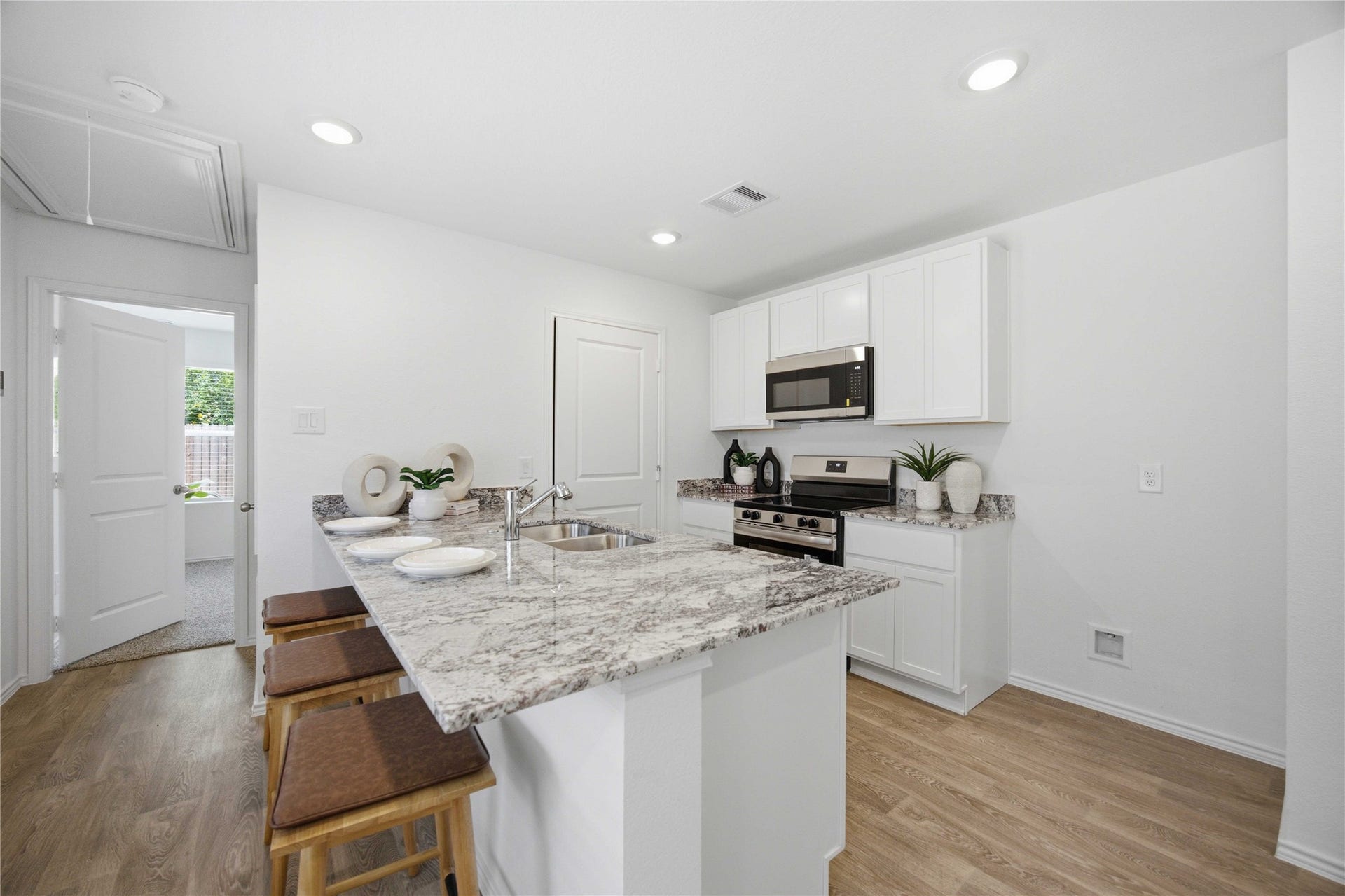 6035 Pineapple Street, Houston, TX 77048