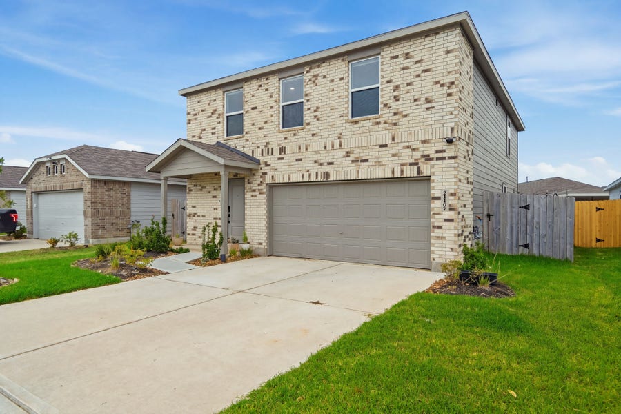 Property photo for 21107 Newberry Grove Lane, Humble, TX