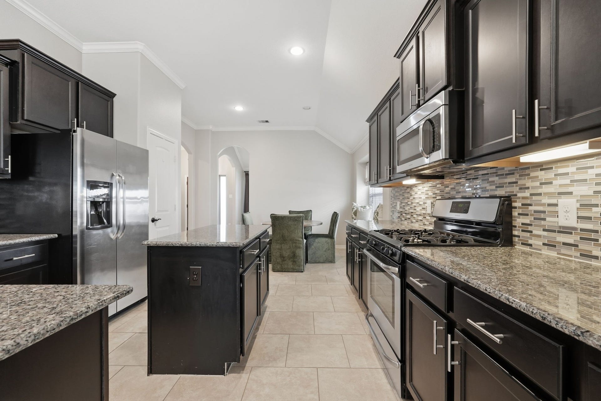 18014 Fernwood Bend Drive, Tomball, TX 77377 18014 Fernwood Bend Drive, Tomball, TX 77377