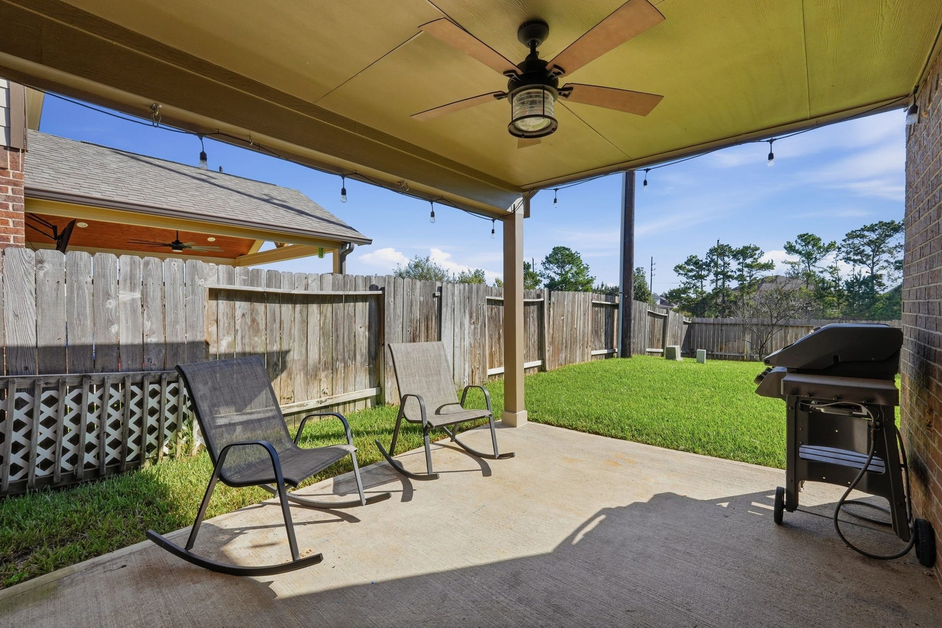 18014 Fernwood Bend Drive, Tomball, TX 77377 18014 Fernwood Bend Drive, Tomball, TX 77377