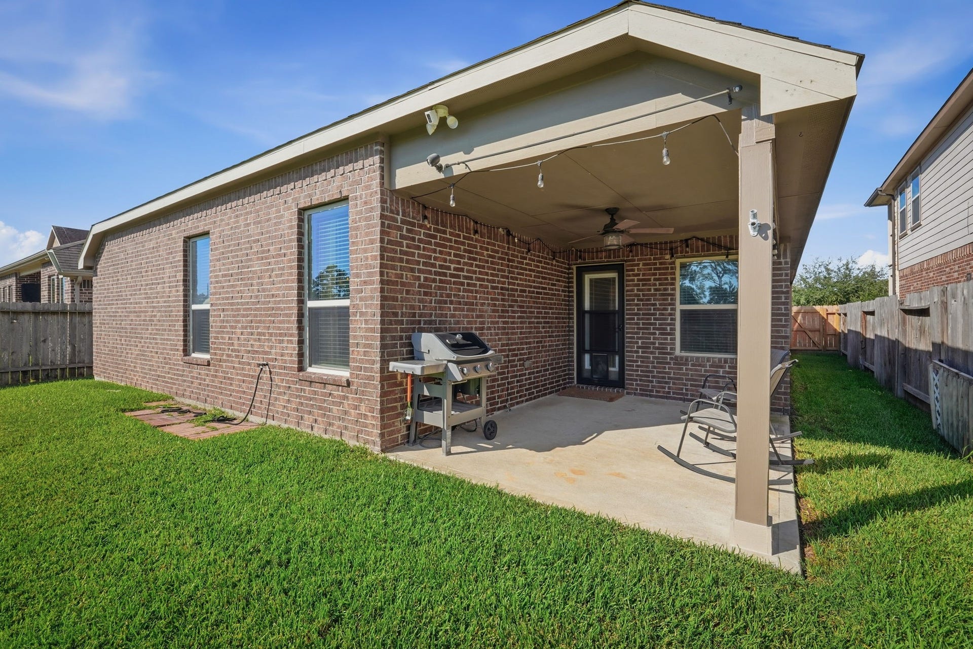 18014 Fernwood Bend Drive, Tomball, TX 77377 18014 Fernwood Bend Drive, Tomball, TX 77377