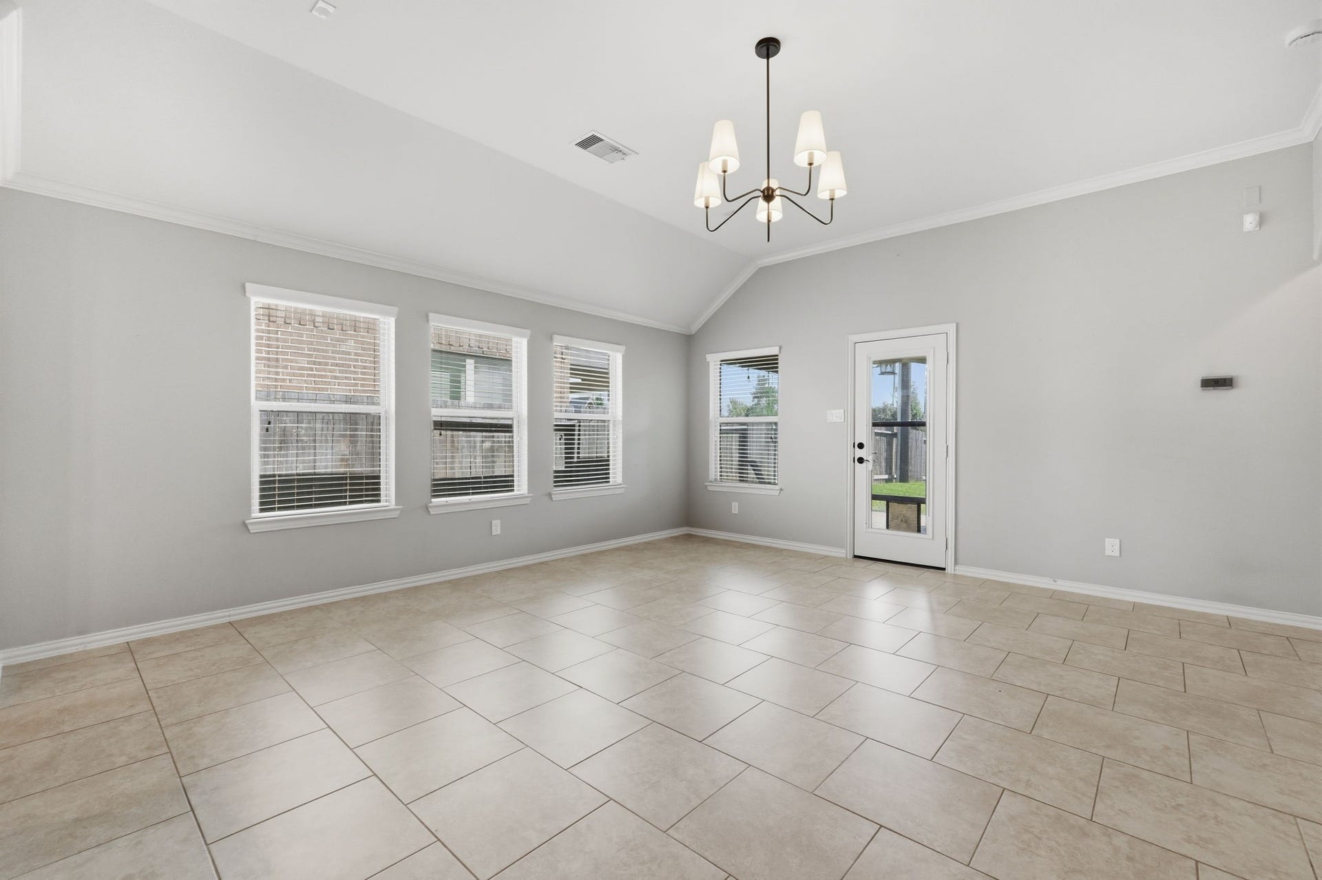 18014 Fernwood Bend Drive, Tomball, TX 77377 18014 Fernwood Bend Drive, Tomball, TX 77377