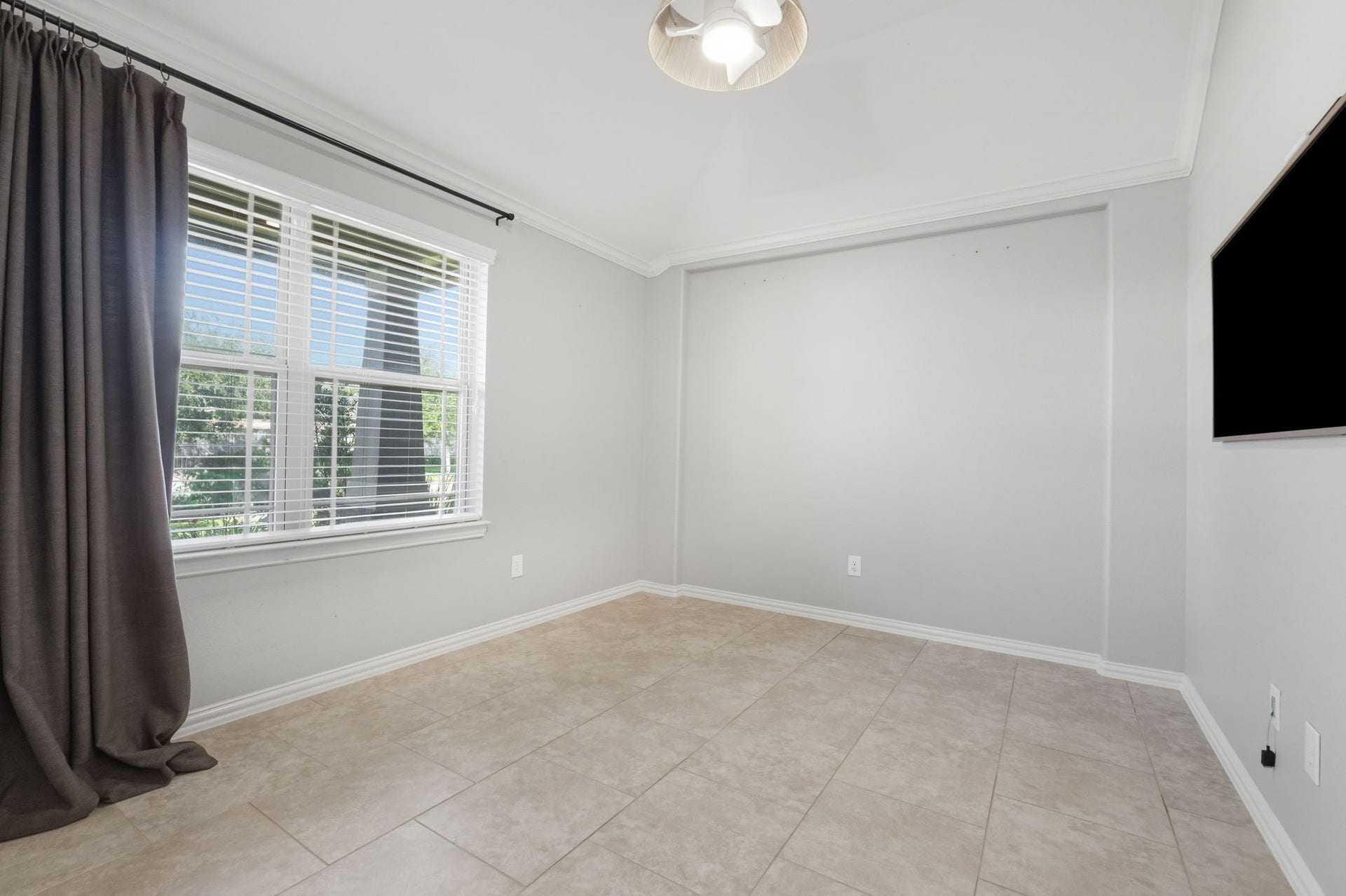 18014 Fernwood Bend Drive, Tomball, TX 77377 18014 Fernwood Bend Drive, Tomball, TX 77377