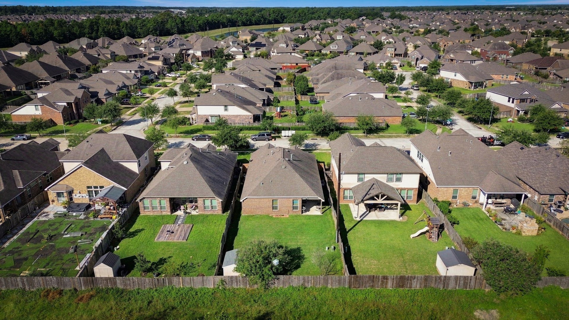 18014 Fernwood Bend Drive, Tomball, TX 77377 18014 Fernwood Bend Drive, Tomball, TX 77377