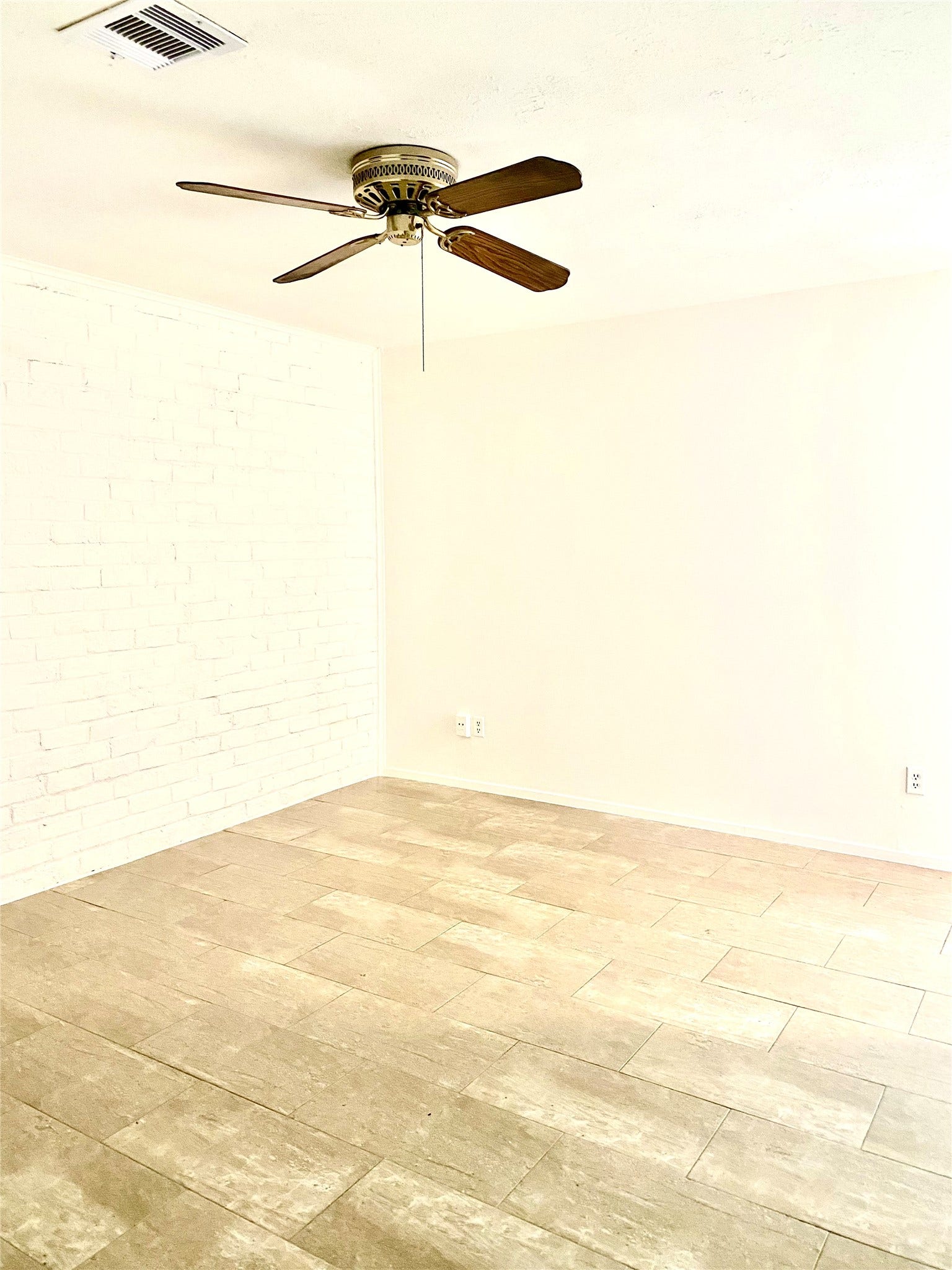 7381 Cook Road, Houston, TX 77072 Living Area