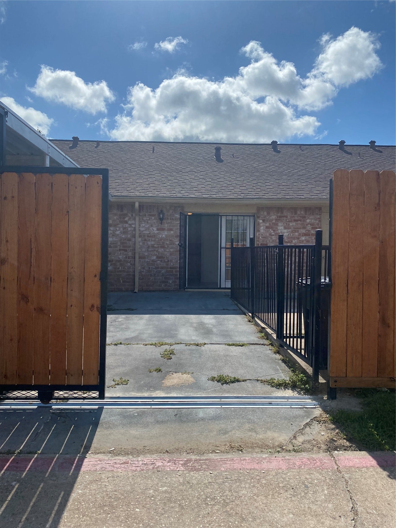 7381 Cook Road, Houston, TX 77072 New garage gate