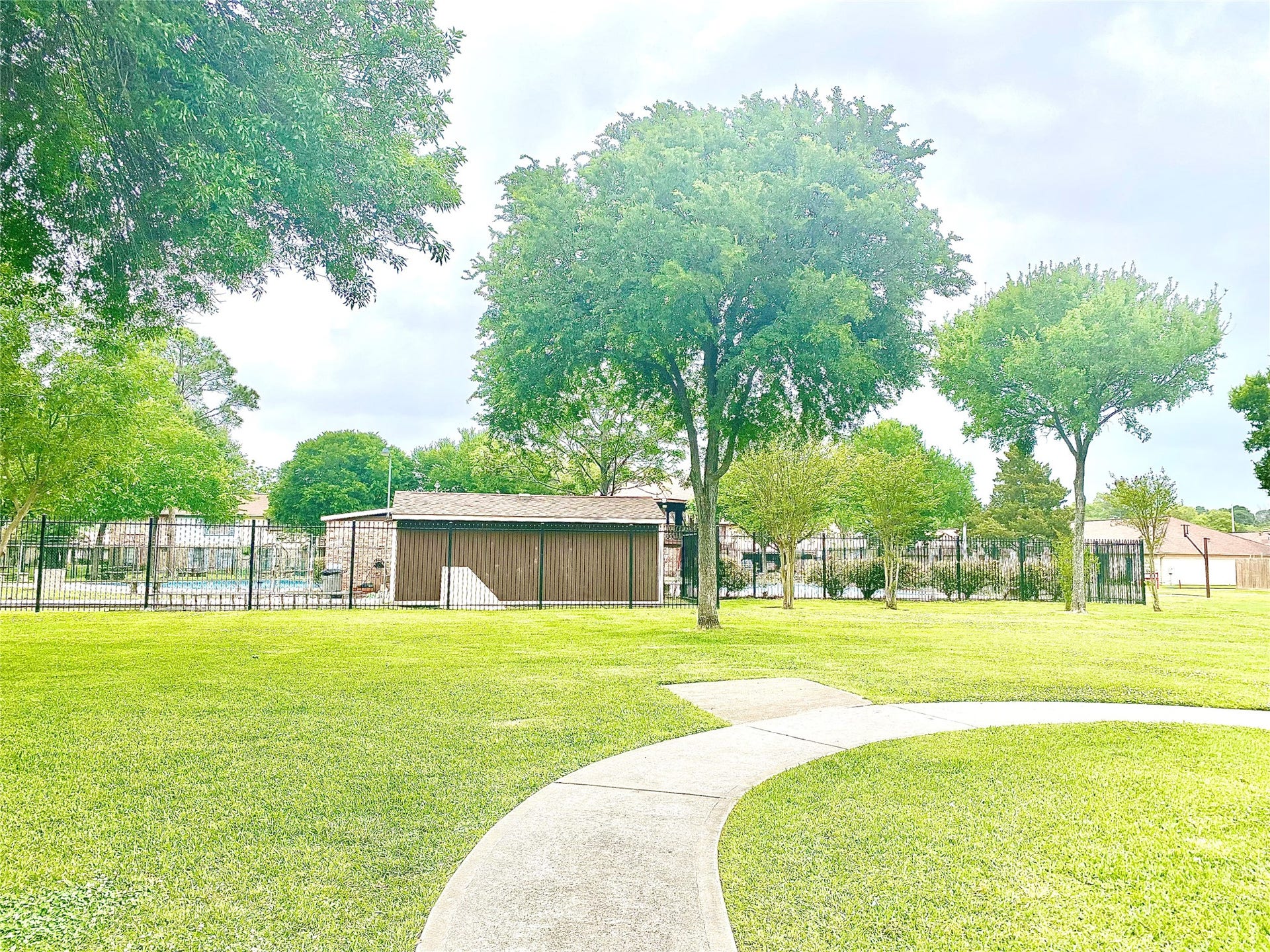 7381 Cook Road, Houston, TX 77072 The two pools are very close to the unit