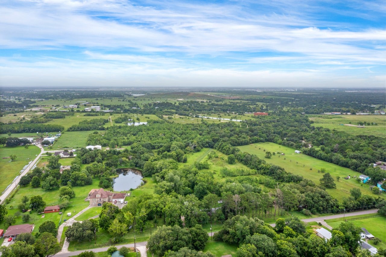 10935 Highway 6, Hitchcock, TX 77510 10935 Highway 6, Hitchcock, TX 77510