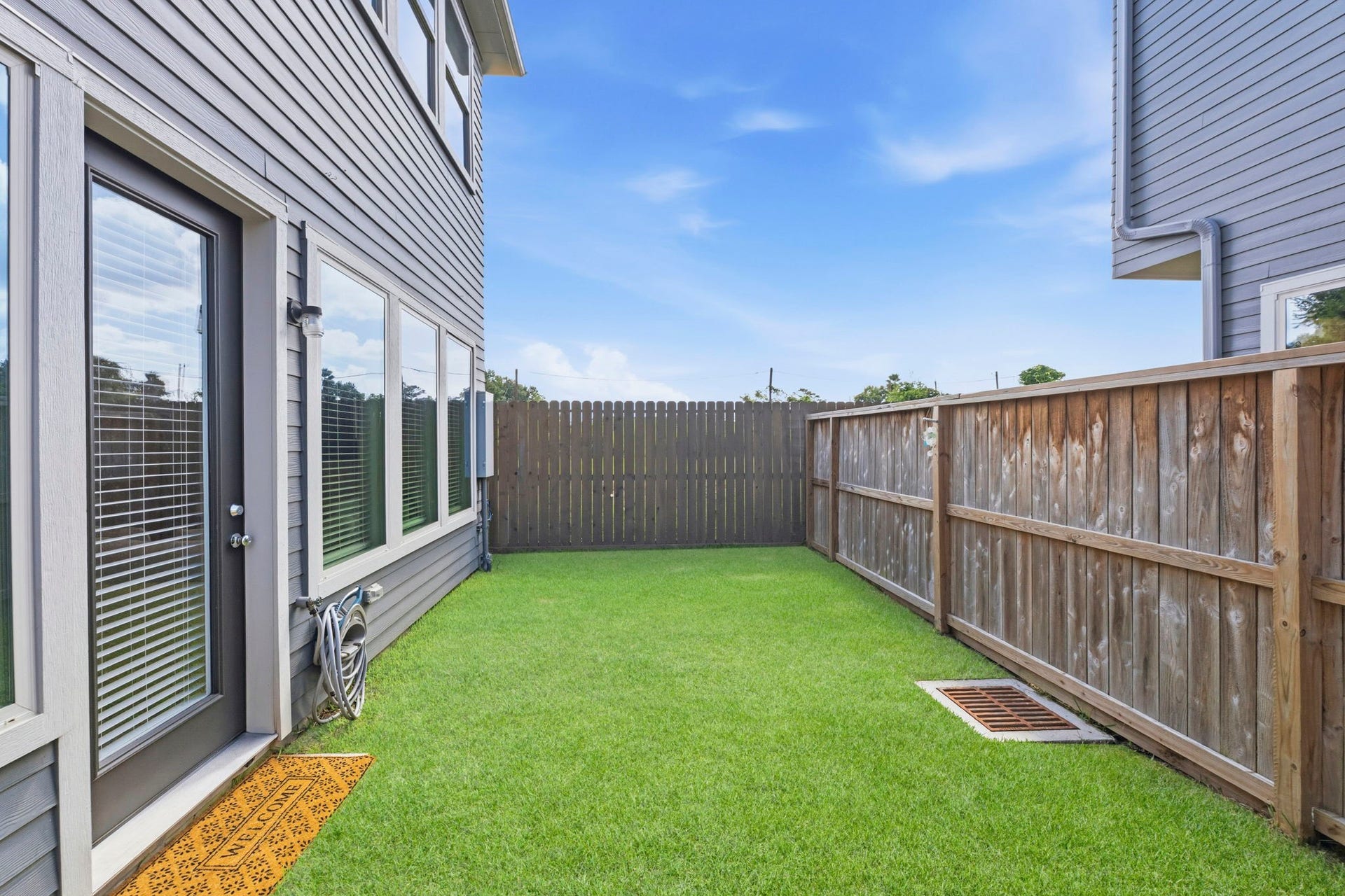 6020 T C Jester Boulevard, Houston, TX 77091 Grass has been digitally enhanced.