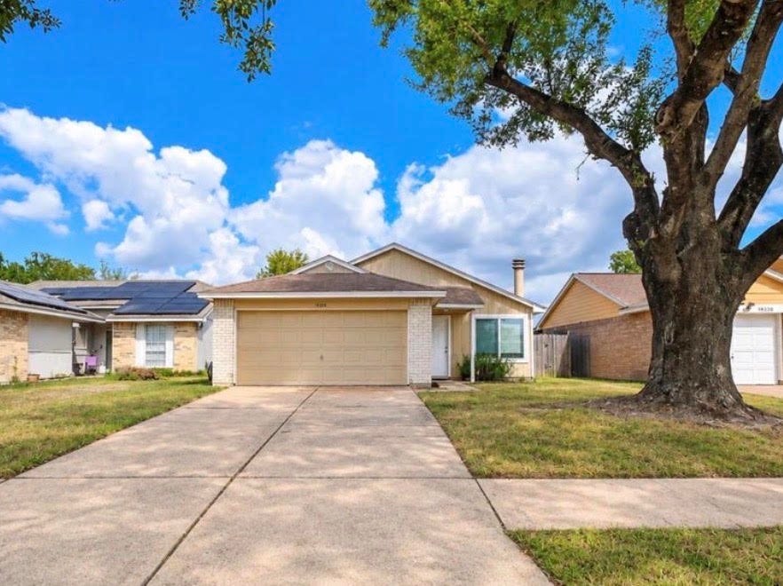 Property photo for 19334 Cypress Canyon Drive, Katy, TX
