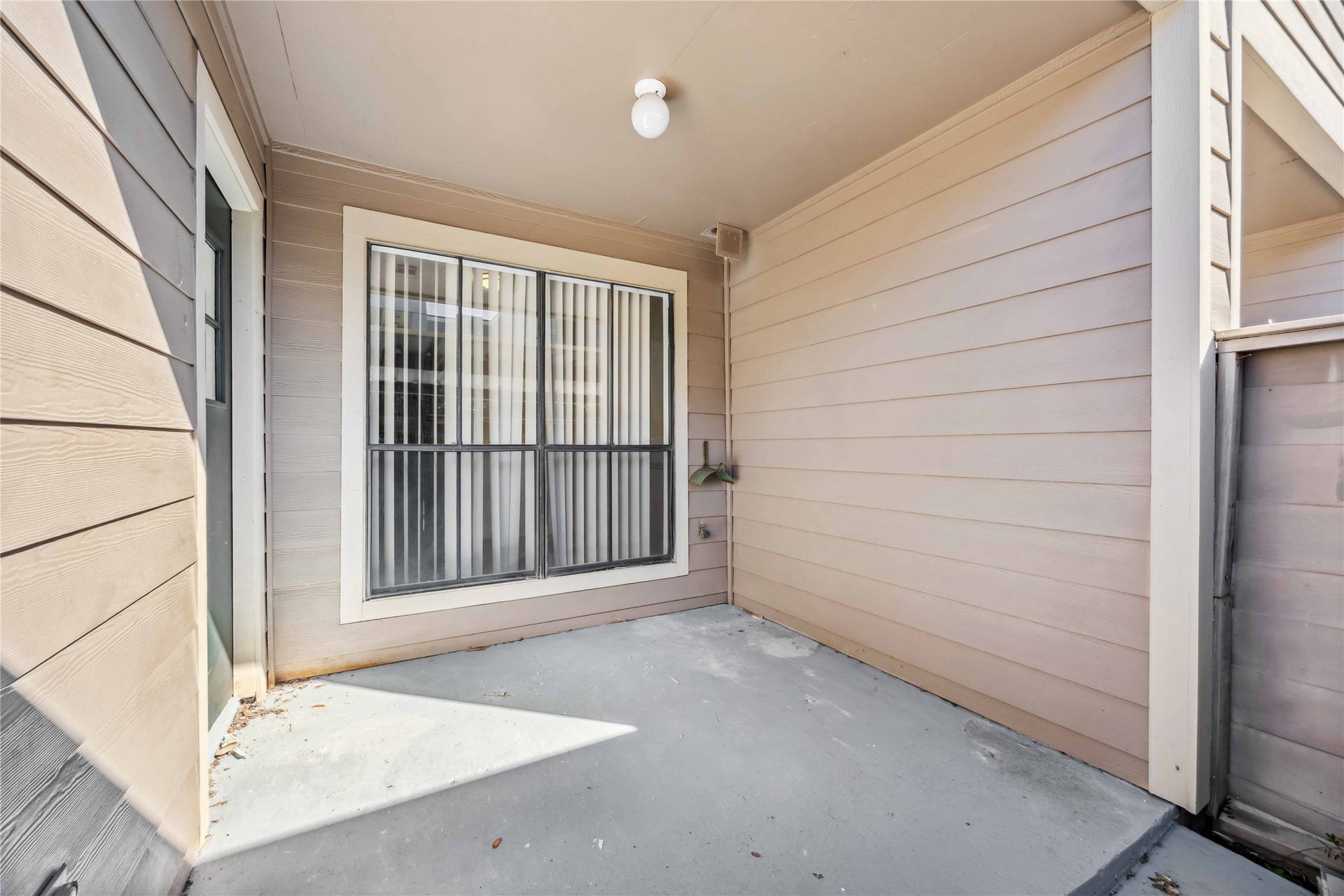 17814 Kings Park Lane, Houston, TX 77058 17814 Kings Park Lane, Houston, TX 77058