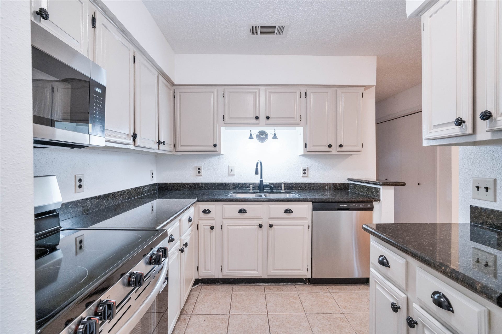 17814 Kings Park Lane, Houston, TX 77058 17814 Kings Park Lane, Houston, TX 77058
