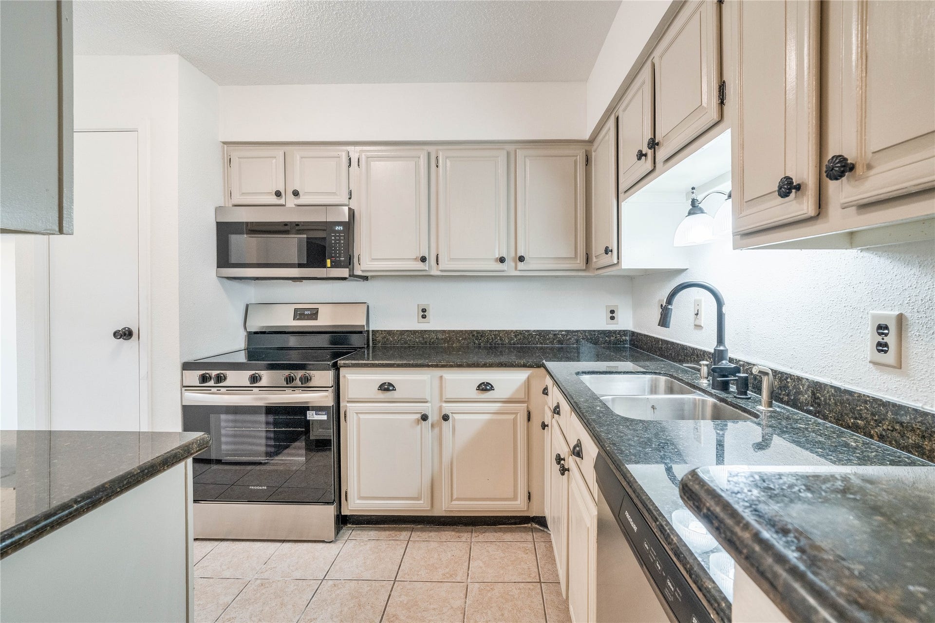17814 Kings Park Lane, Houston, TX 77058 17814 Kings Park Lane, Houston, TX 77058