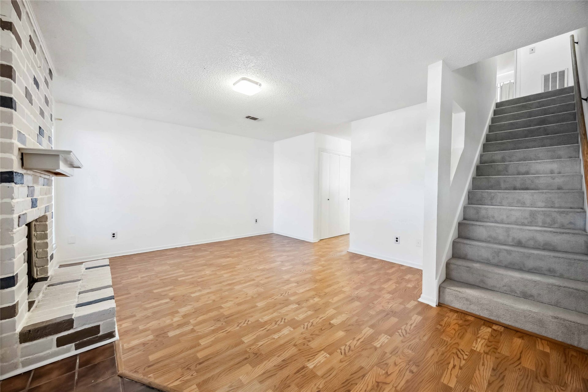 17814 Kings Park Lane, Houston, TX 77058 17814 Kings Park Lane, Houston, TX 77058