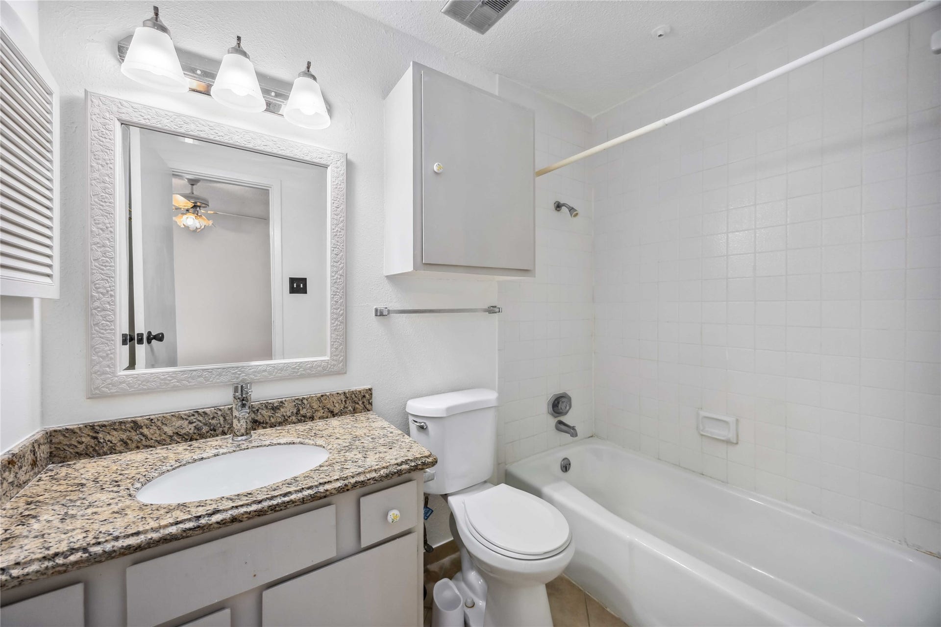 17814 Kings Park Lane, Houston, TX 77058 17814 Kings Park Lane, Houston, TX 77058